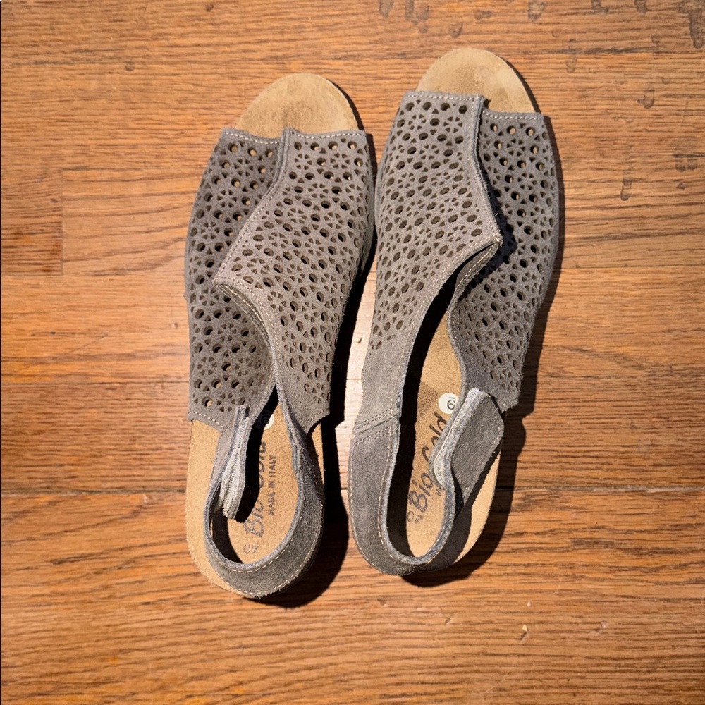 Women's Gray Sandals